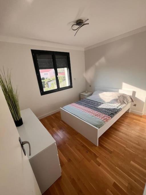 Apartment Grand 4 Personnes A 150m De La